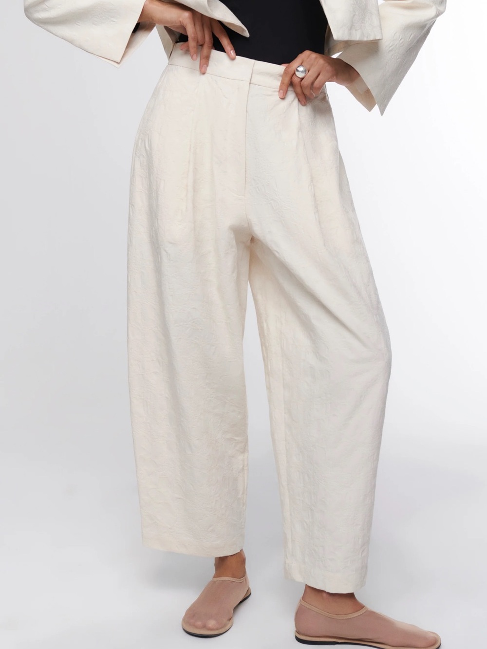 Victoria Beckham Cream Pleated Wide-Leg Chinos